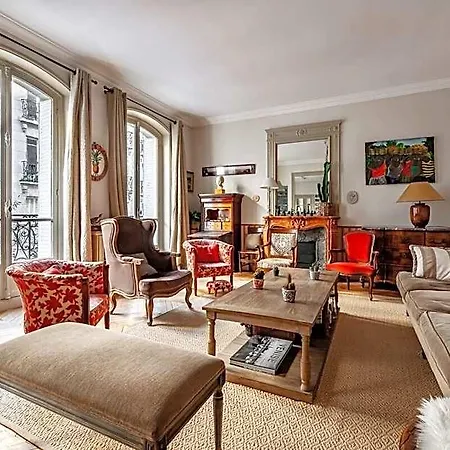 Luxury - Trocadero 3*